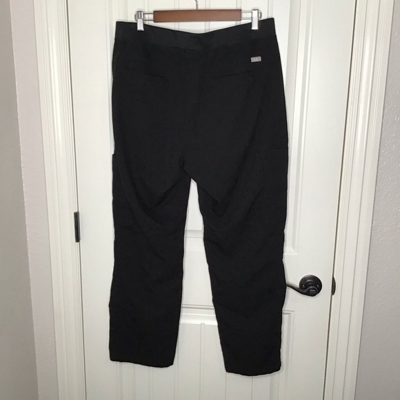 Figs Axim Cargo Scrub Pants in Black Size XLarge. - Picture 9 of 12
